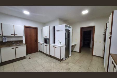 Casa de condomínio à venda com 960m², 6 quartos e 6 vagas