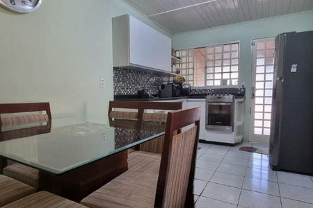 Casa à venda com 75m², 3 quartos e 2 vagas