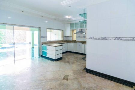 Casa de condomínio à venda com 600m², 5 quartos e 6 vagas