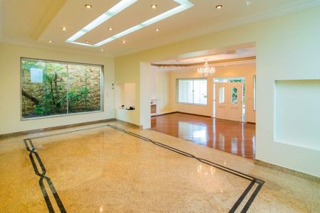 Casa de condomínio à venda com 600m², 5 quartos e 6 vagas