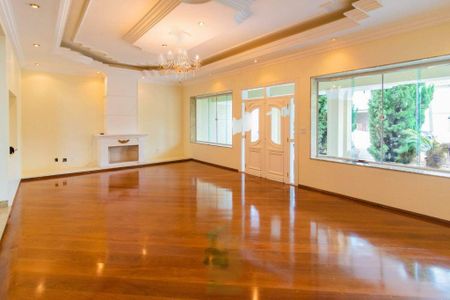 Casa de condomínio à venda com 600m², 5 quartos e 6 vagas