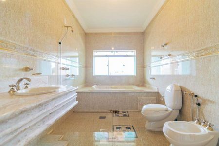 Casa de condomínio à venda com 600m², 5 quartos e 6 vagas