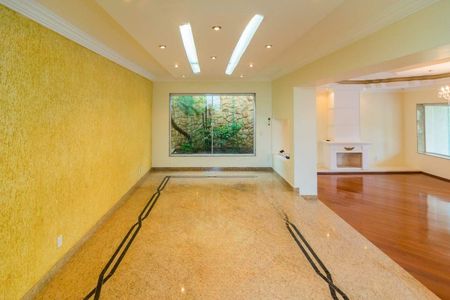 Casa de condomínio à venda com 600m², 5 quartos e 6 vagas