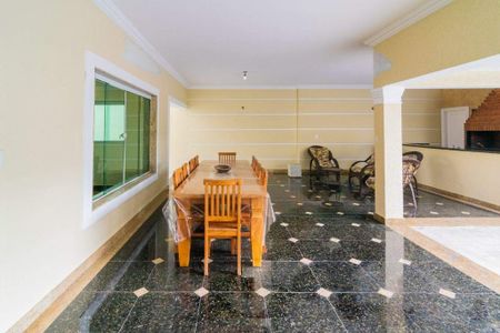 Casa de condomínio à venda com 600m², 5 quartos e 6 vagas
