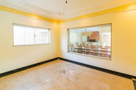 Casa de condomínio à venda com 600m², 5 quartos e 6 vagas