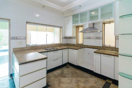 Casa de condomínio à venda com 600m², 5 quartos e 6 vagas