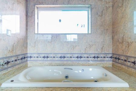 Casa de condomínio à venda com 600m², 5 quartos e 6 vagas