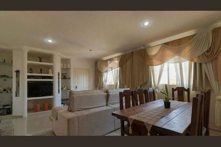 Casa à venda com 286m², 4 quartos e 5 vagas