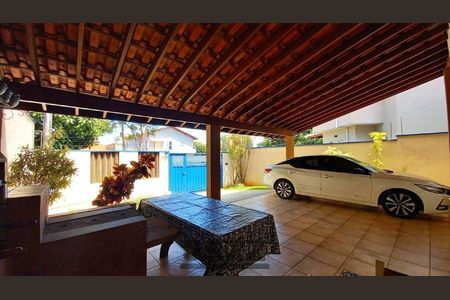 Casa à venda com 189m², 3 quartos e 4 vagas