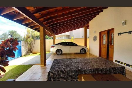 Casa à venda com 189m², 3 quartos e 4 vagas