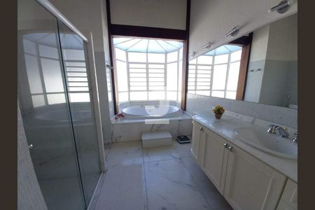 Casa de condomínio à venda com 470m², 4 quartos e 2 vagas