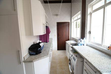 Casa de condomínio à venda com 470m², 4 quartos e 2 vagasÁrea de Serviço