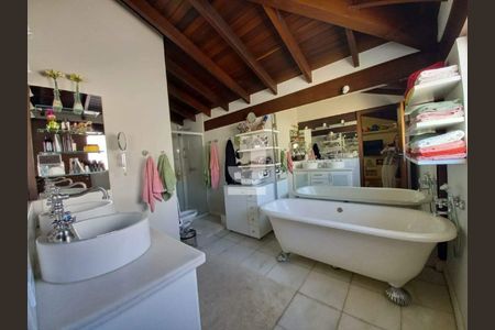 Casa de condomínio à venda com 470m², 4 quartos e 2 vagas