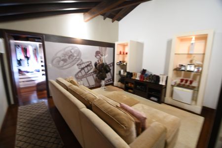 Casa de condomínio à venda com 470m², 4 quartos e 2 vagasSala de TV