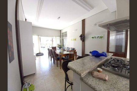 Casa de condomínio à venda com 470m², 4 quartos e 2 vagas