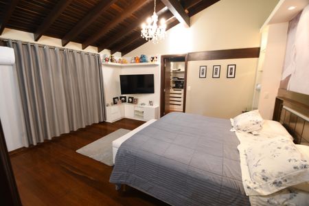 Casa de condomínio à venda com 470m², 4 quartos e 2 vagasQuarto 1 - Suíte 