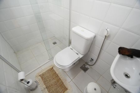 Casa de condomínio à venda com 470m², 4 quartos e 2 vagasBanheiro de serviço