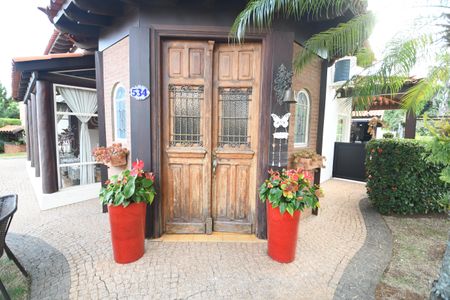 Casa de condomínio à venda com 470m², 4 quartos e 2 vagasEntrada