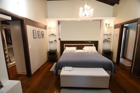 Casa de condomínio à venda com 470m², 4 quartos e 2 vagasQuarto 1 - Suíte 