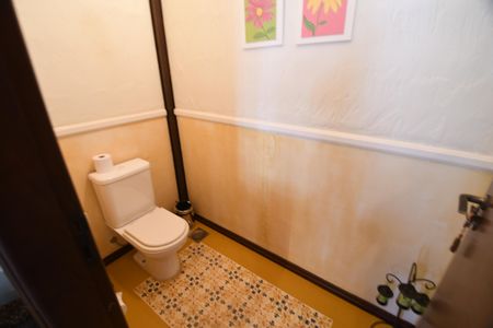 Casa de condomínio à venda com 470m², 4 quartos e 2 vagasLavabo