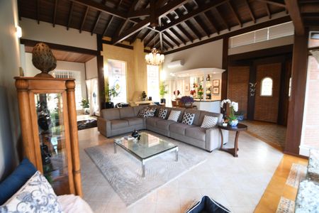 Casa de condomínio à venda com 470m², 4 quartos e 2 vagasSala