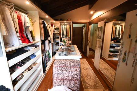 Casa de condomínio à venda com 470m², 4 quartos e 2 vagasQuarto 1 - Suíte  Closet