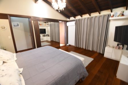 Casa de condomínio à venda com 470m², 4 quartos e 2 vagasQuarto 1 - Suíte 