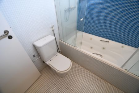 Casa de condomínio à venda com 470m², 4 quartos e 2 vagasBanheiro 3 - Suíte 