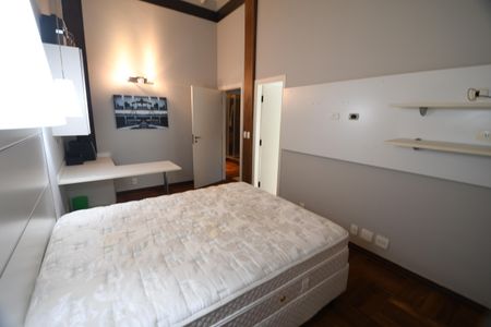 Casa de condomínio à venda com 470m², 4 quartos e 2 vagasQuarto 2 - Suíte 