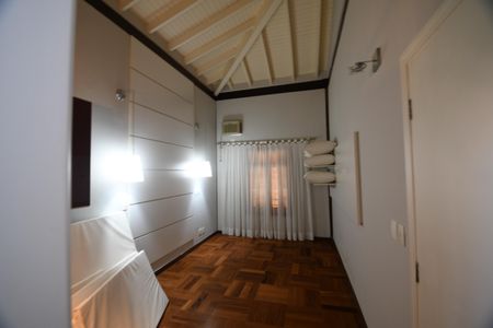 Casa de condomínio à venda com 470m², 4 quartos e 2 vagasQuarto 3 - Suíte 