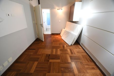 Casa de condomínio à venda com 470m², 4 quartos e 2 vagasQuarto 3 - Suíte 