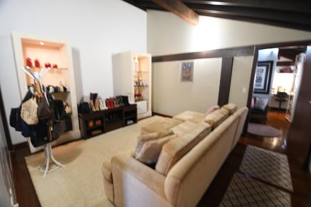 Casa de condomínio à venda com 470m², 4 quartos e 2 vagasSala de TV