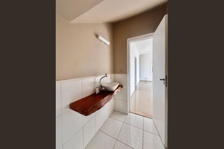 Casa de condomínio à venda com 356m², 3 quartos e 6 vagas Casa de condomínio à venda com 356m², 3 quartos e 6 vagasLavabo