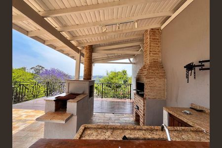Casa de condomínio à venda com 356m², 3 quartos e 6 vagas Casa de condomínio à venda com 356m², 3 quartos e 6 vagasChurrasqueira