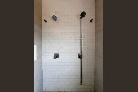Casa de condomínio à venda com 356m², 3 quartos e 6 vagas Casa de condomínio à venda com 356m², 3 quartos e 6 vagasBanheiro da Suíte 3