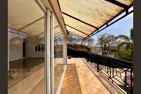 Vista da Sala de casa de condomínio à venda com 3 quartos, 356m² em Conjunto Habitacional Vila Santana (sousas), Campinas