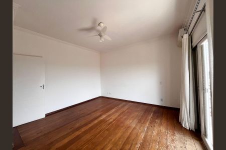 Casa de condomínio à venda com 356m², 3 quartos e 6 vagas Casa de condomínio à venda com 356m², 3 quartos e 6 vagasSuíte 2