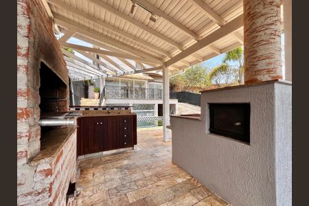 Casa de condomínio à venda com 356m², 3 quartos e 6 vagas Casa de condomínio à venda com 356m², 3 quartos e 6 vagasChurrasqueira