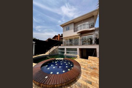 Casa de condomínio à venda com 356m², 3 quartos e 6 vagas Casa de condomínio à venda com 356m², 3 quartos e 6 vagasPiscina