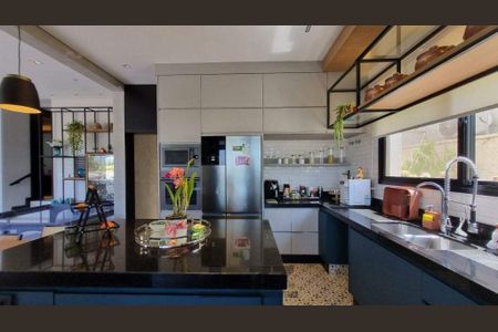 Casa de condomínio à venda com 330m², 4 quartos e 4 vagas