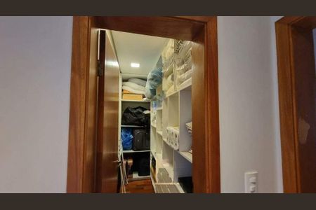 Casa de condomínio à venda com 330m², 4 quartos e 4 vagas