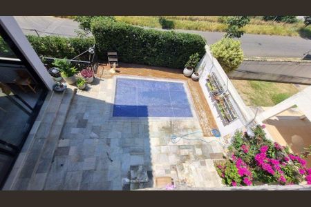 Casa de condomínio à venda com 330m², 4 quartos e 4 vagas