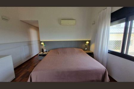 Casa de condomínio à venda com 330m², 4 quartos e 4 vagas