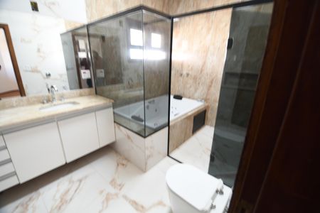 Casa de condomínio à venda com 650m², 5 quartos e 4 vagasBanheiro - Suíte 2