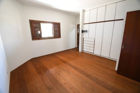 Casa de condomínio à venda com 650m², 5 quartos e 4 vagasSuíte 2