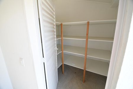 Casa de condomínio à venda com 650m², 5 quartos e 4 vagasDespensa