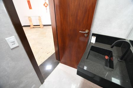 Casa de condomínio à venda com 650m², 5 quartos e 4 vagasLavabo