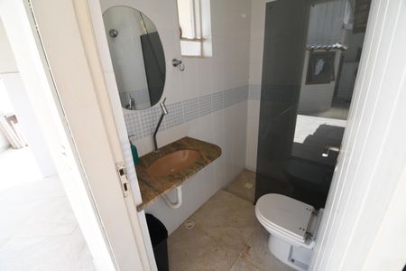 Casa de condomínio à venda com 650m², 5 quartos e 4 vagasBanheiro de serviço