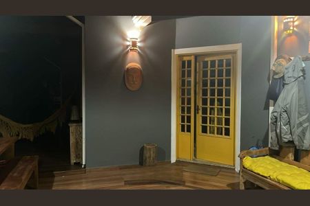 Casa à venda com 104m², 3 quartos e 3 vagas