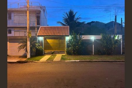 Casa à venda com 104m², 3 quartos e 3 vagas